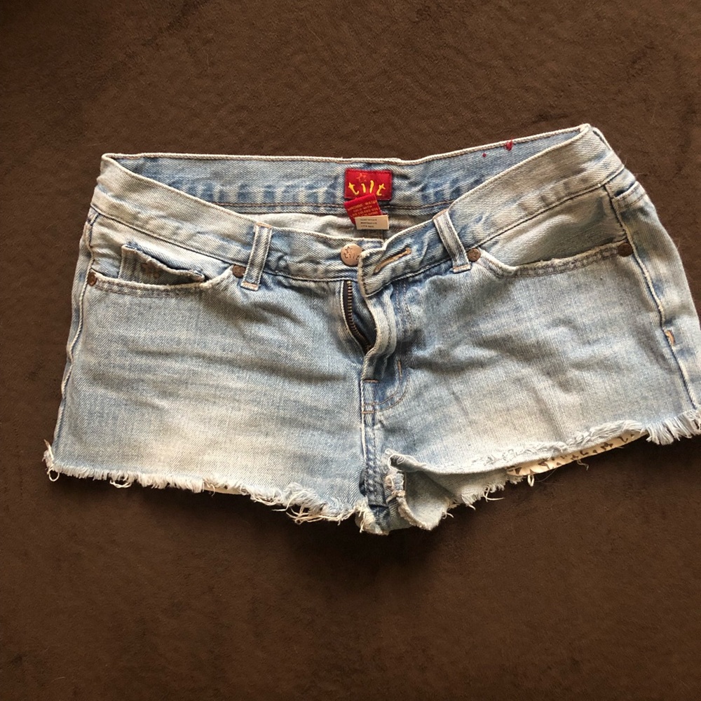 Cut off jean shorts